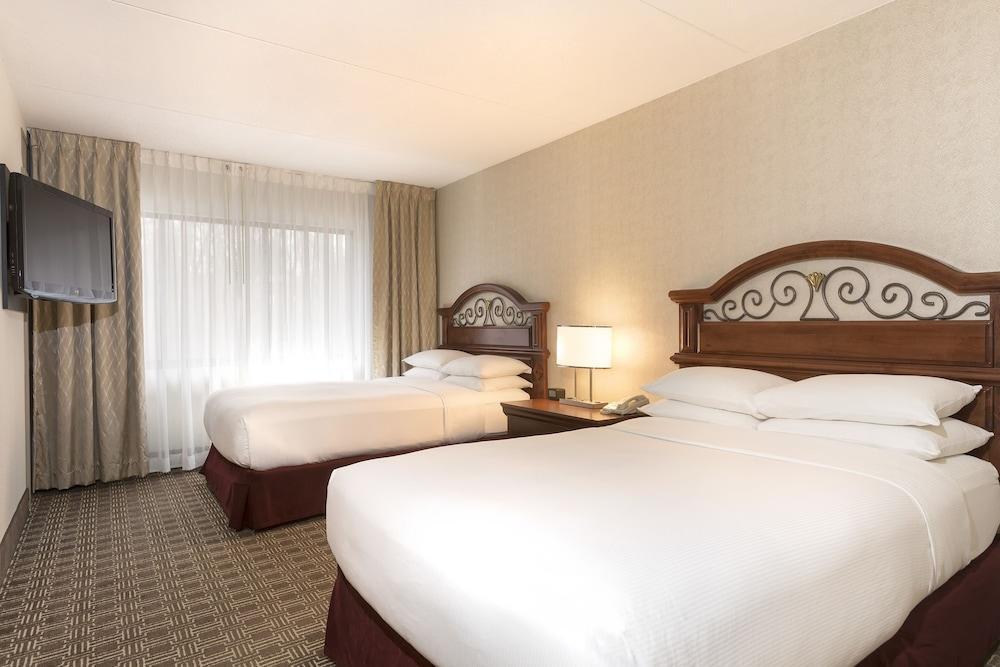 Doubletree Suites By Hilton Nashville Airport Exterior photo