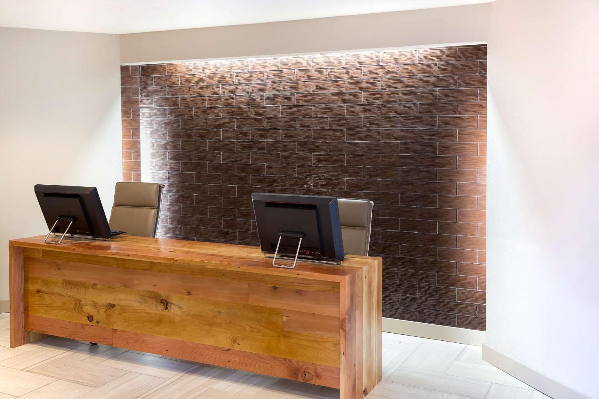 Doubletree Suites By Hilton Nashville Airport Exterior photo