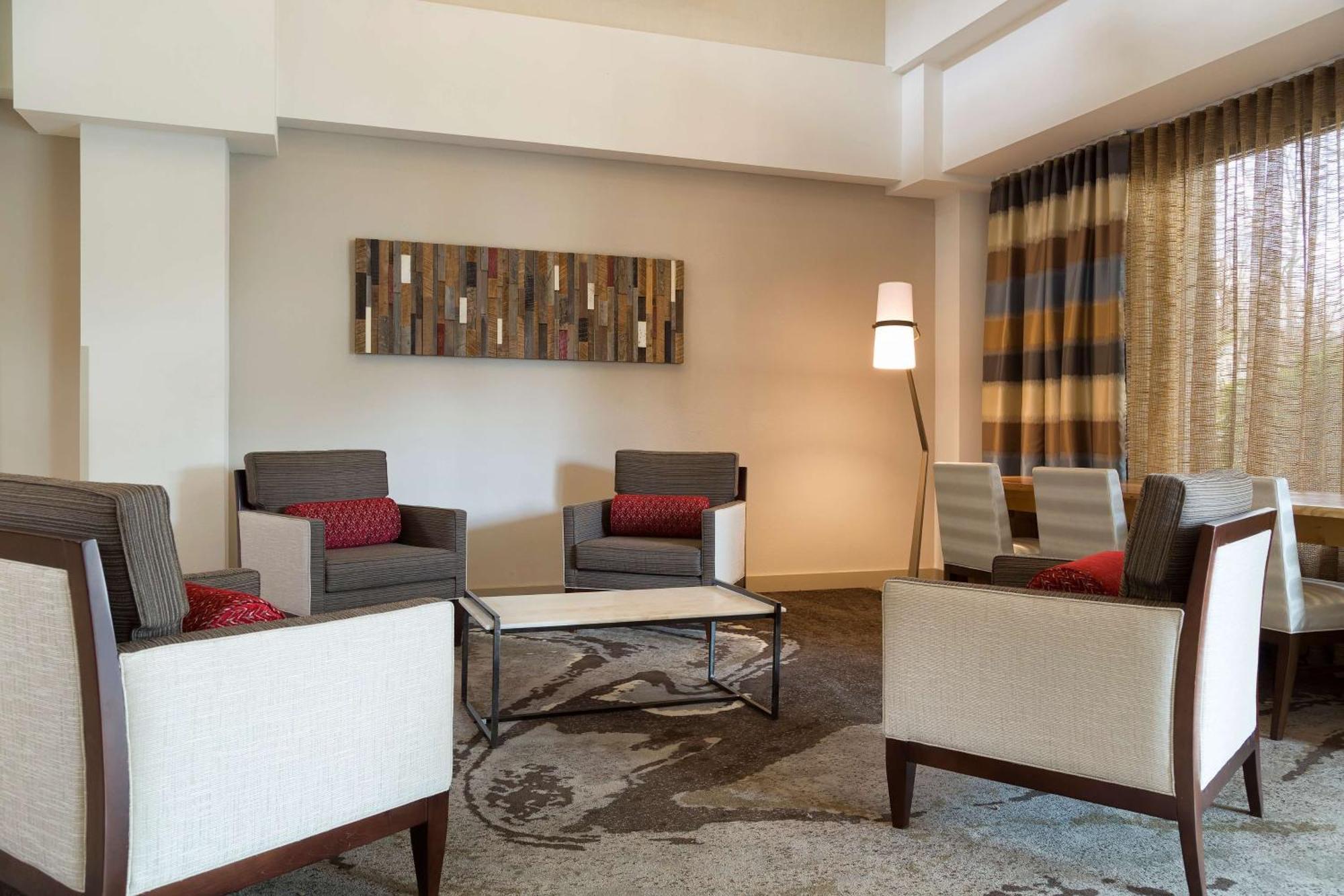 Doubletree Suites By Hilton Nashville Airport Exterior photo