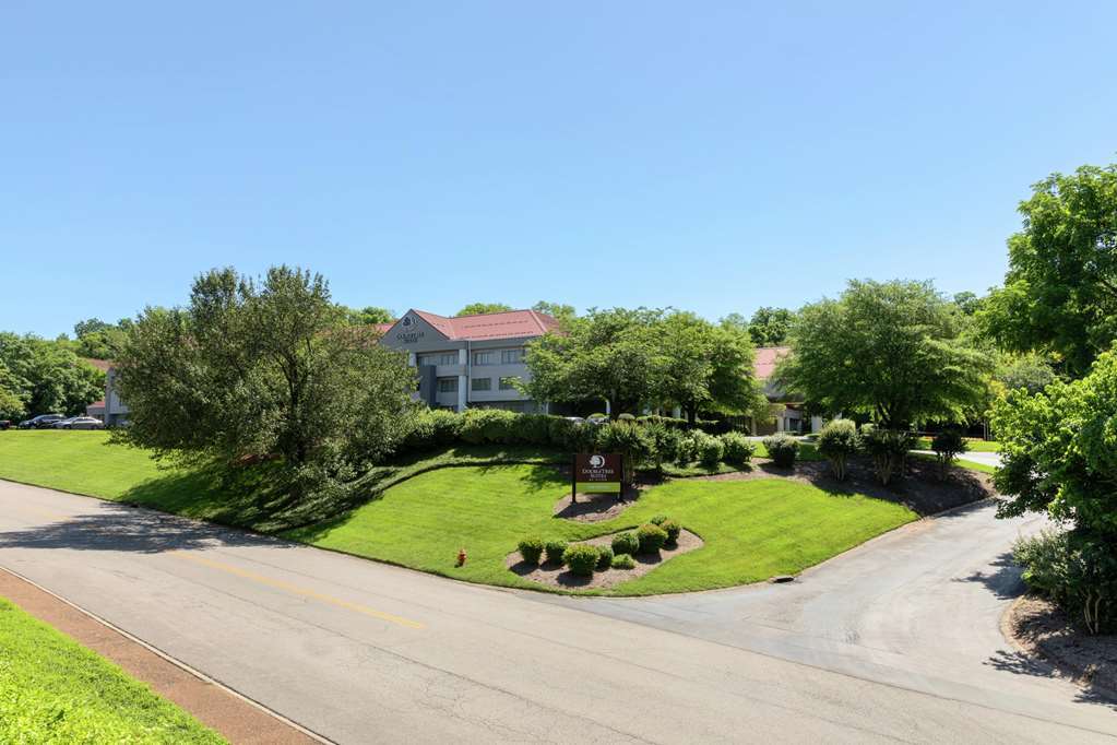 Doubletree Suites By Hilton Nashville Airport Exterior photo